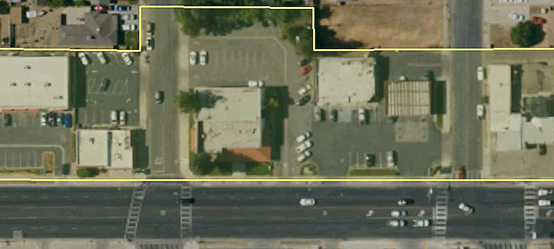 Freestanding Building on Corner Lot