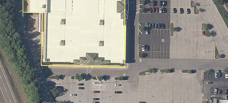 Retail Space in Macedonia Commons
