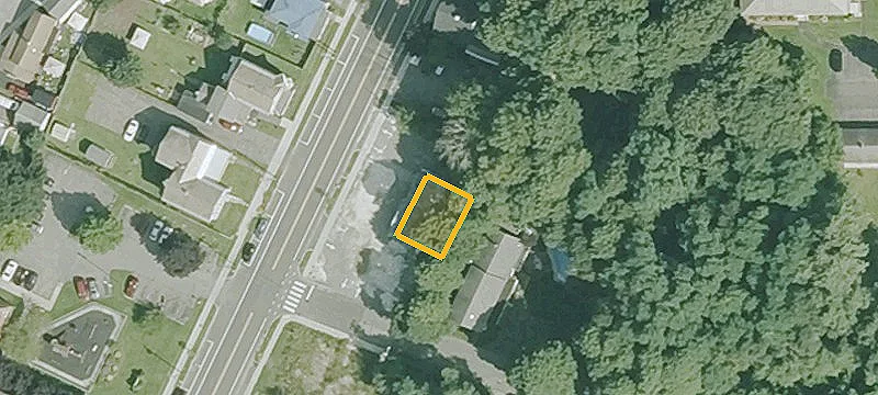 Retail Building with Parking Lot