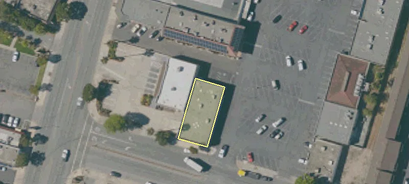 Freestanding Retail Building For Lease