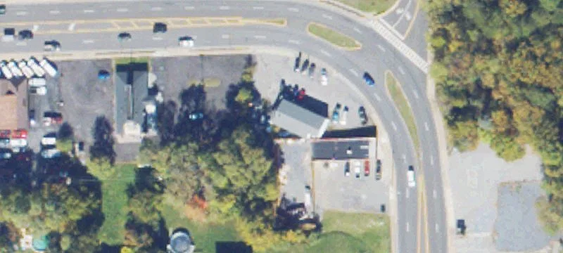 Retail/Office/Restaurant Building For Lease