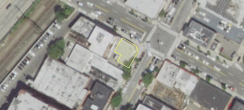 Retail Space on Chatsworth Avenue