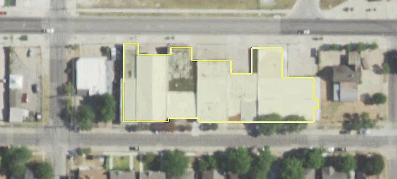 Freestanding Building on Davis Street