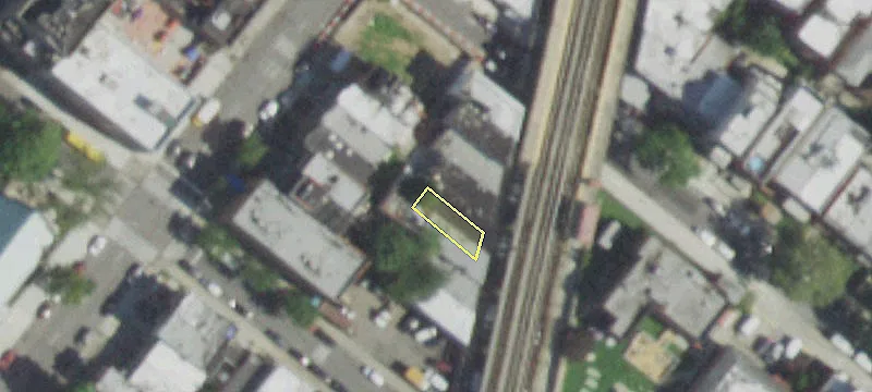Versatile Space in Busy Neighborhood