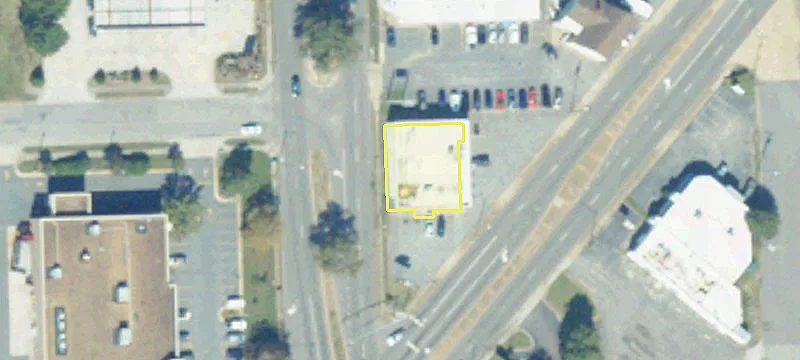 Retail Space with High Visibility