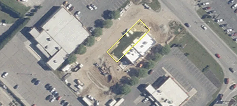 Freestanding Building in High-Traffic Area