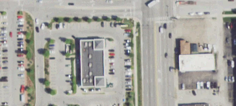 Retail Space in Oak Lawn
