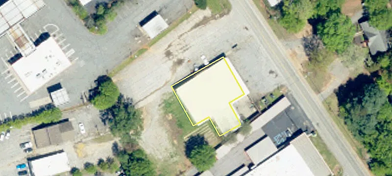 7,000 SF Building on 1.19 Acres