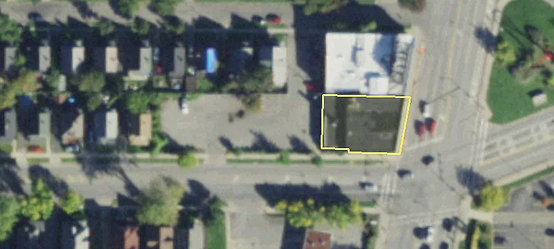 Versatile Retail or Office Building