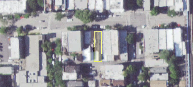 Retail Space in Lincoln Park