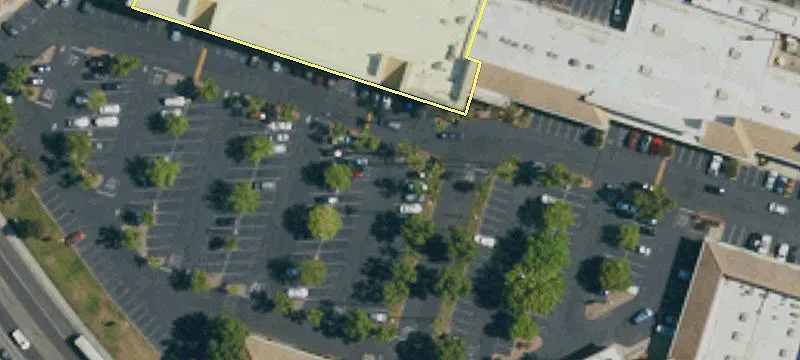 Retail Space in Anchored Center