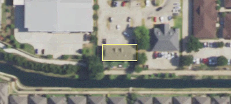 Stand-Alone Retail Facility For Sale