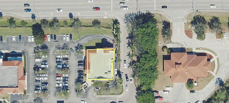 Retail Space in Busy Center