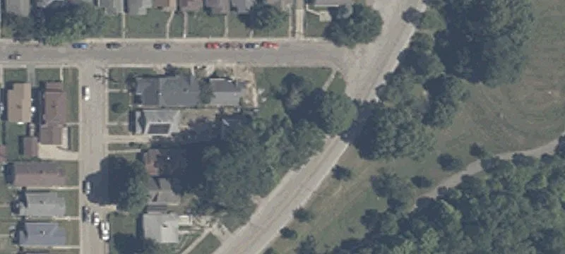 Corner Lot with Stoplight Access