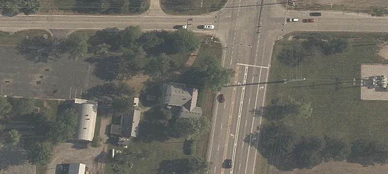Perrysburg Land at Signalized Intersection