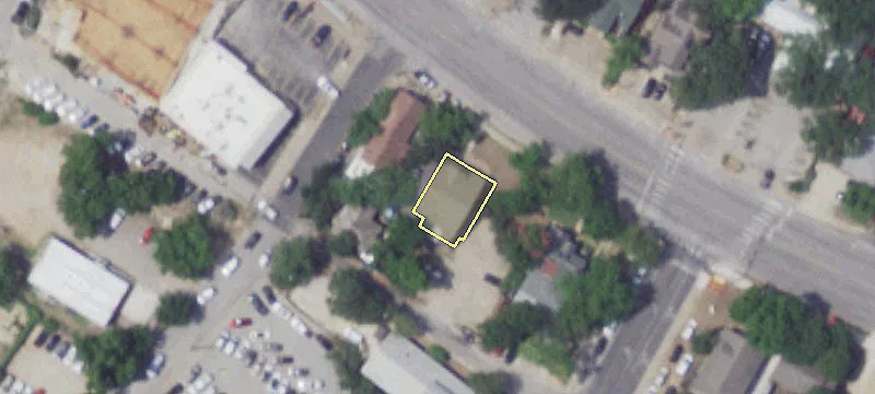 Restaurant/Retail Space on Lake Austin