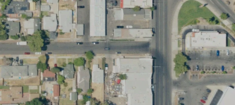 Visible Office/Retail Building For Rent