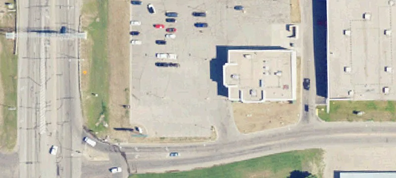 Freestanding Restaurant/Bar Building For Sale