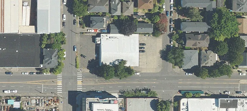 Retail/Warehouse Building with Parking