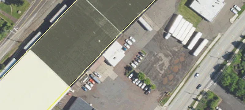 Versatile Commercial Space on Broad