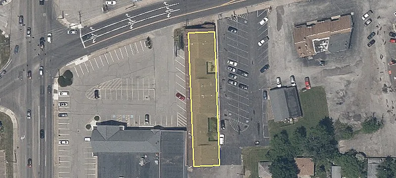 Small Office Retail Plaza Space