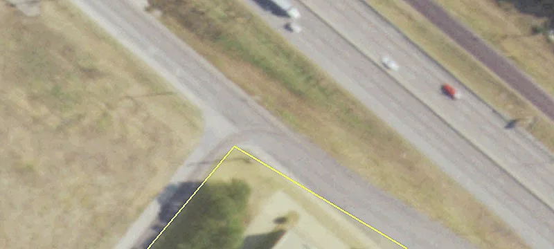 Restaurant/Retail Space Near Interstate 35