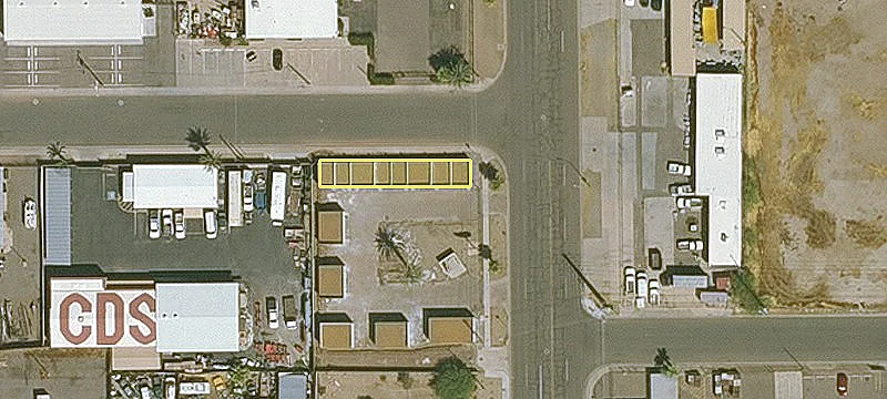Freestanding Building with Fenced Yard