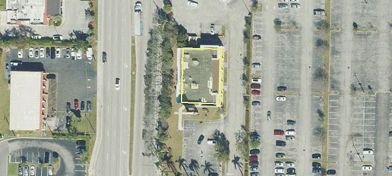 Retail Space in Busy Center