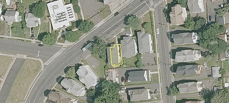 Retail Space in Newington