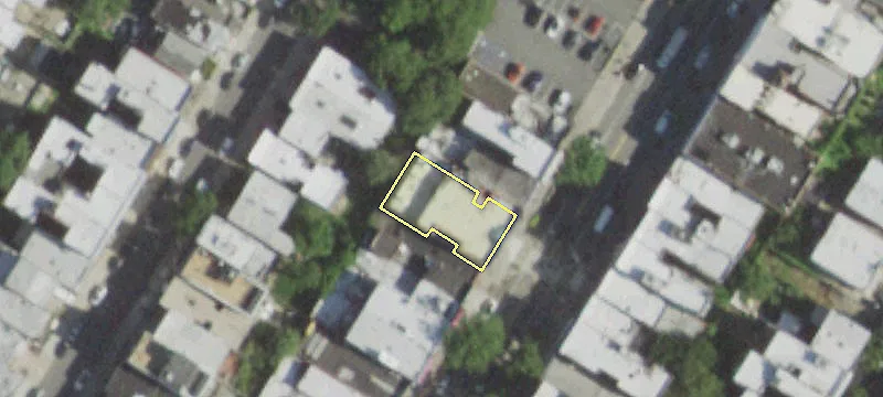 Retail Building in Astoria, Queens
