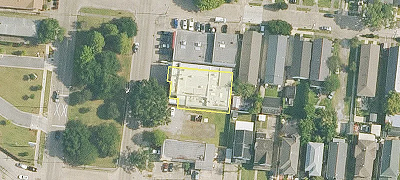 Canal Blvd Building with Parking