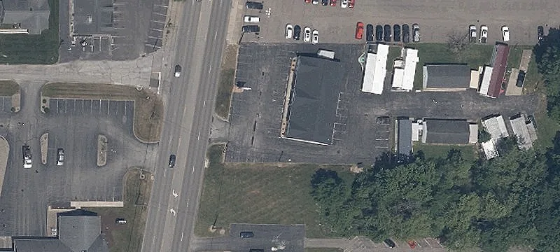 Retail/Office Building with Additional Income