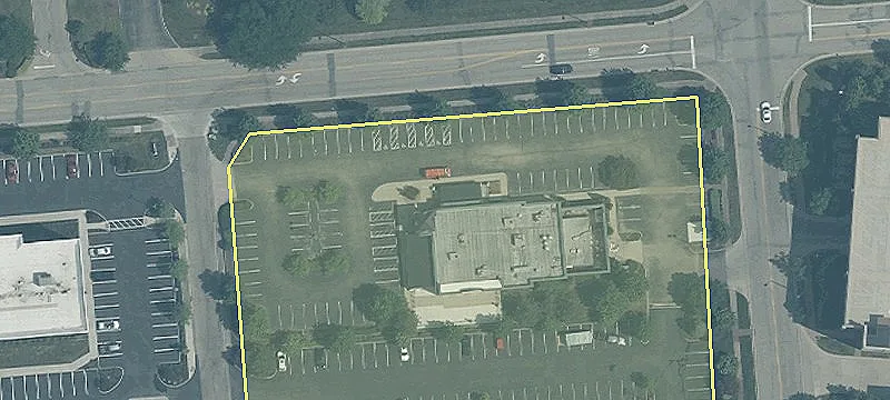 Land on Pictoria Drive