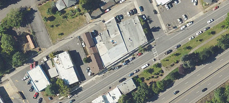 Retail Building on Edgewater Street