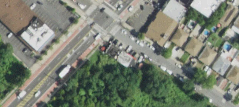 Retail Building on Hylan Boulevard