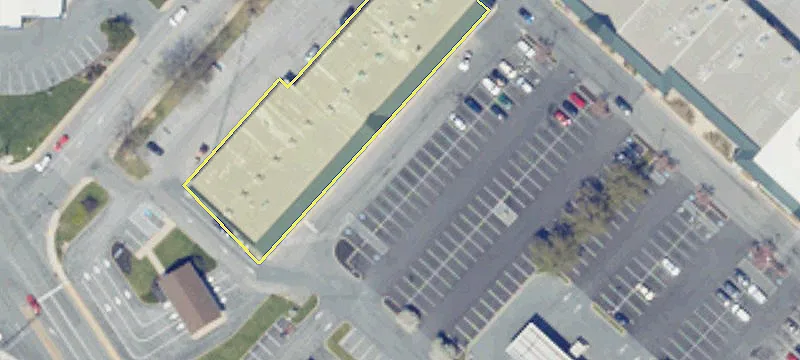 Retail Space in Wayne Plaza