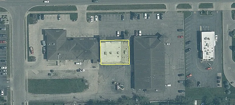 Retail Space in Busy Center