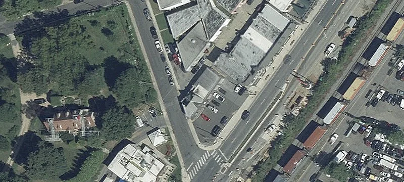 Freestanding Building on Rhode Island