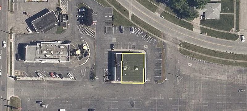 Retail Space in Grocery Anchored Center