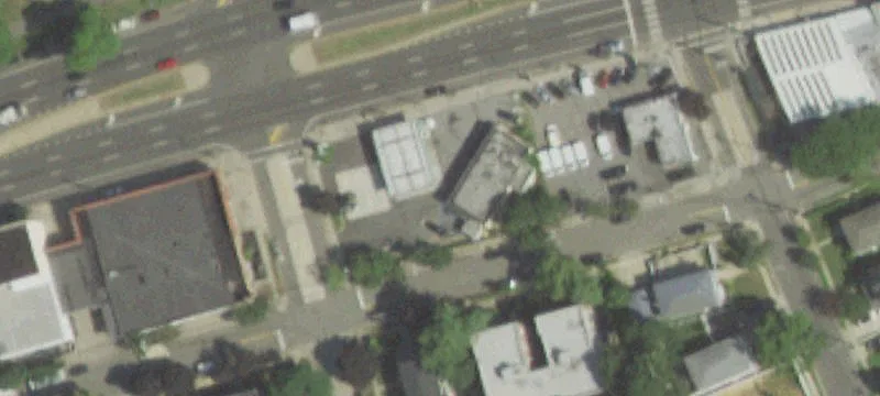 Lynbrook Corner Lot For Rent