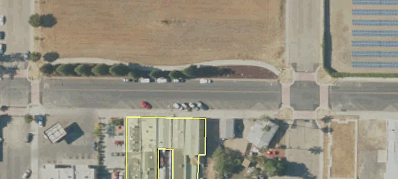 Retail Space in Parlier, CA