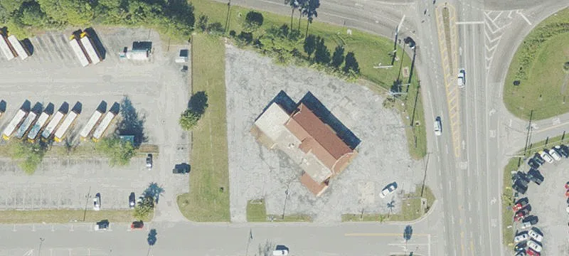 Freestanding Retail Building on Corner Lot