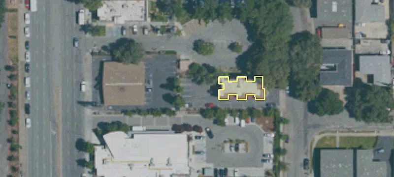 Retail Building Near Valley Medical