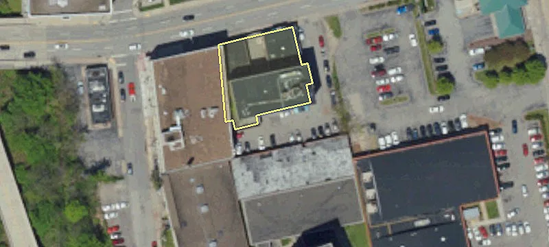 High-Traffic Corner Location on Baum