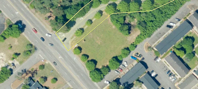 Commercial Outparcel Near River Commons