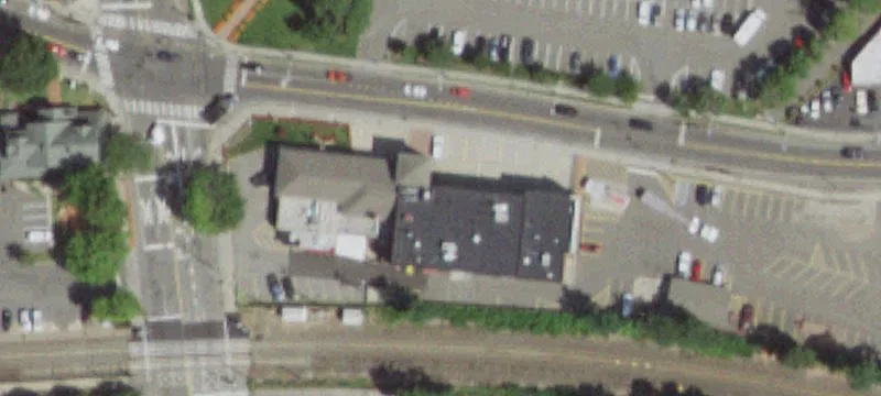 Land with Traffic Light Access