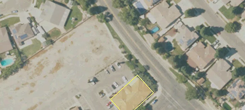 Commercial Lot in Del Lago