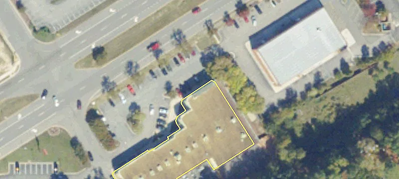 Land Parcel at Signalized Intersection
