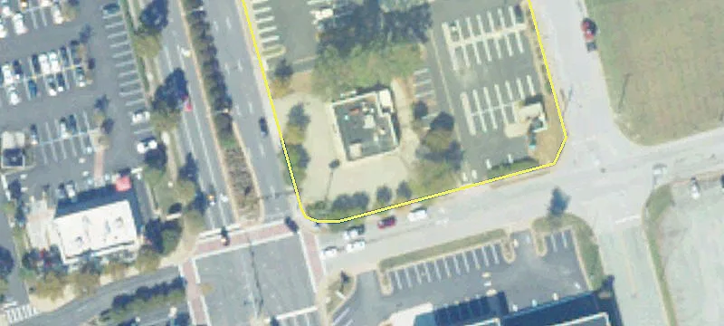 Freestanding Restaurant on Coliseum Drive