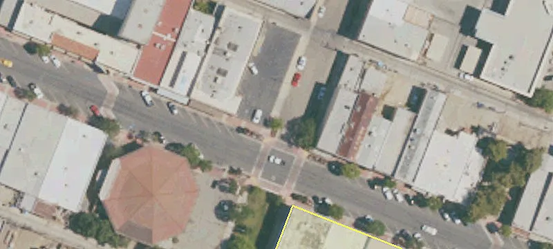 Retail Building with Private Parking